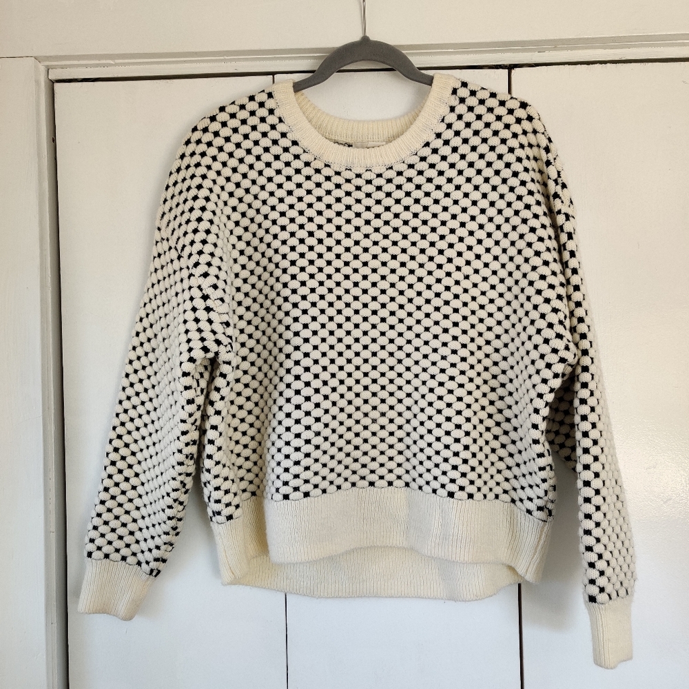 H&M sweater in size M, used but in good condition